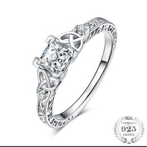 🤩🤩925 Sterling Silver Celtic Knot Ring